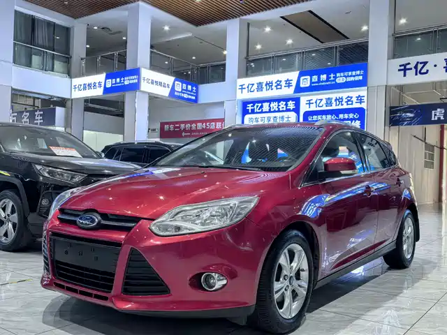 Ford Fox Focus 2012 Hatchback 1.6l Automatic Fashion Model — фото
