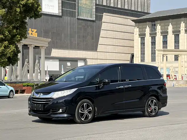 Honda Odyssey Odyssey 2015 Facelift 2.4l Smart Edition — фото