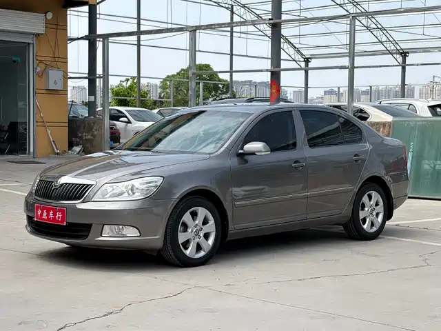 Skoda Octavia Octavia 2012 1.4tsi Dsg Yijun Edition — фото