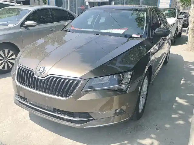Skoda Speedy Superb 2018 Tsi330 Dsg Comfort Edition National V