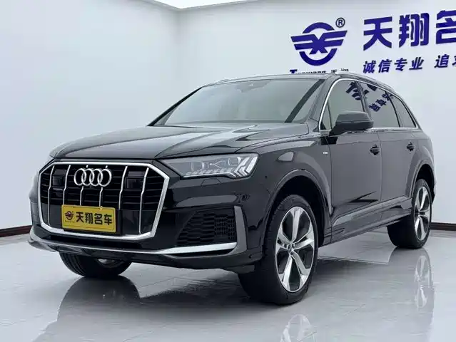 Audi Audi Q7 Audi Q7 2021 55 Tfsi Quattro S Line Premium Model — фото