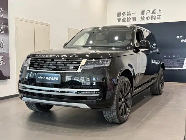 Land Rover Range Rover Range Rover 2025 3.0 L6 400ps Extended Edition — фото