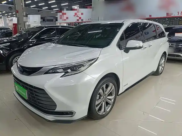 Toyota Sienna Sienna 2023 2.5l Hybrid Premium Edition — фото