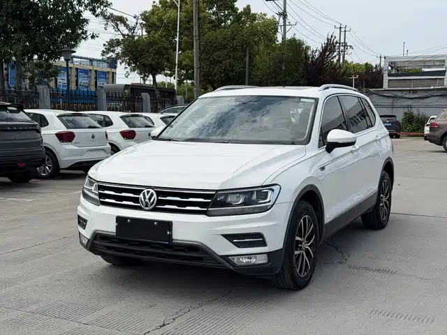 Volkswagen Tiguan L Tiguan L 2017 330tsi Automatic Two-Wheel Drive Luxury Version — фото