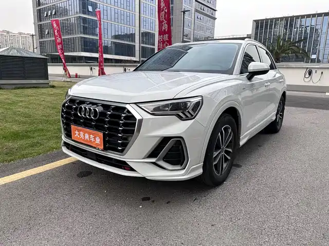 Audi Audi Q3 Audi Q3 2021 35 Tfsi Aggressive And Dynamic