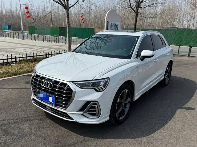 Audi Audi Q3 Audi Q3 2021 35 Tfsi Fashionable And Dynamic — фото