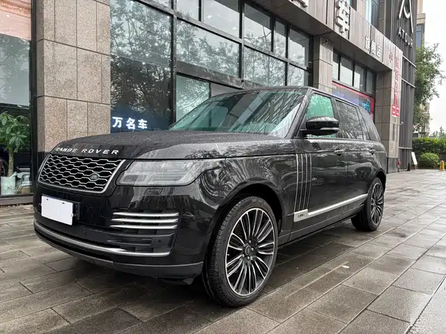 Land Rover Range Rover Range Rover 2020 3.0 L6 Legend Extended Edition — фото