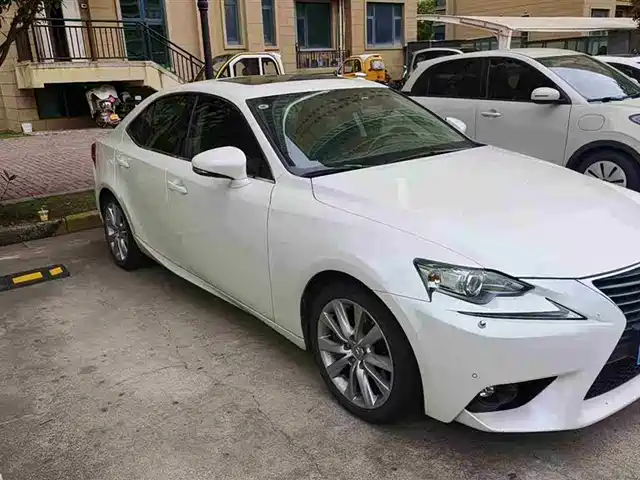 Lexus Lexus Is — фото
