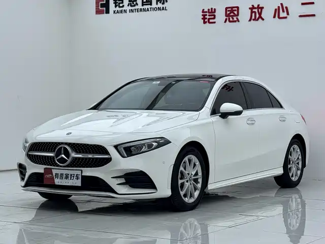 Mercedes-Benz Mercedes Benz A Class Mercedes-Benz A-Class 2022 Facelift A 200 L Sports Sedan Fashionable
