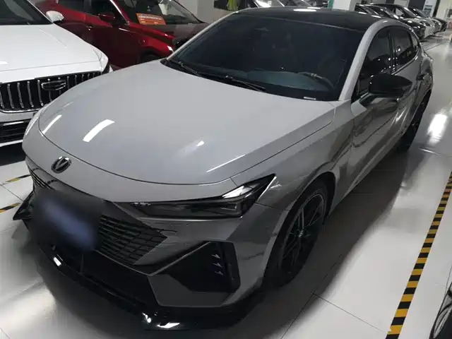 Chang'An Changan Uni-V Changan Uni-V 2023 1.5t Premium Model — фото