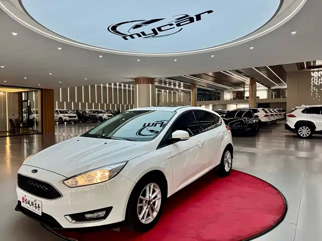 Ford Fox Focus 2017 Hatchback 1.6l Automatic Stylish Smart Mobility Version — фото