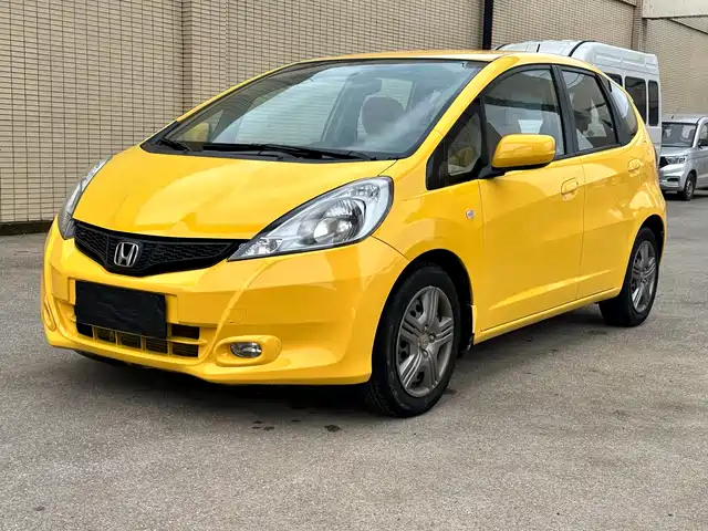 Honda Fit Fit 2011 1.3l Manual Comfort Version — фото