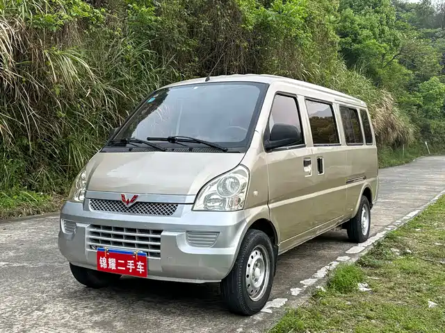 Wuling Motors Wuling Rongguang Wuling Rongguang 2017 1.5l Extended Basic Model