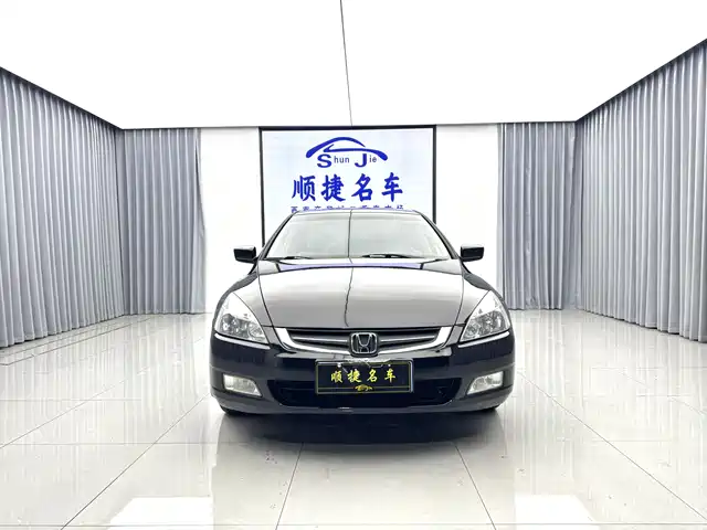 Honda Accord — фото