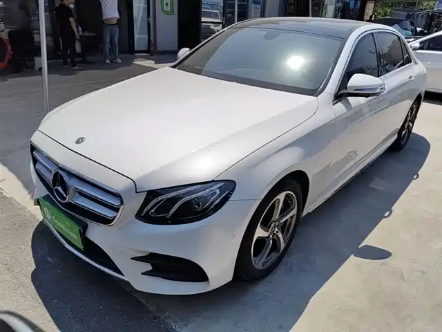 Mercedes-Benz Mercedes-Benz E-Class Mercedes-Benz E-Class 2019 E 300 L Sporty And Stylish — фото