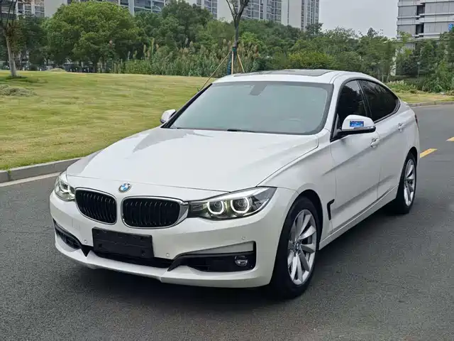 Bmw Bmw 3 Series Gt Bmw 3 Series Gt 2018 320i Fashion Model — фото
