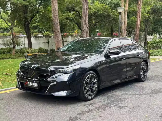 Bmw Bmw 5 Series Bmw 5 Series 2024 530li Exclusive M Sports Package — фото