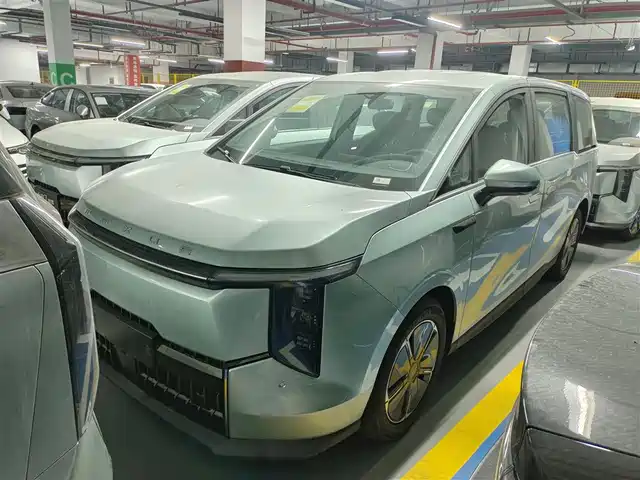 Saic Maxus everyone 7 Everyone 7 2024 Model Facelift Super Hybrid Long Battery Life Version Enjoy Version — фото