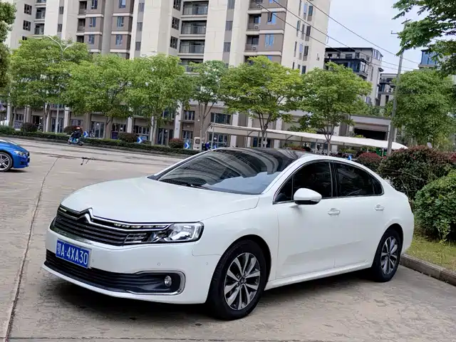 Citroën Citroen C6 Citroen C6 2018 350thp Luxury Model — фото