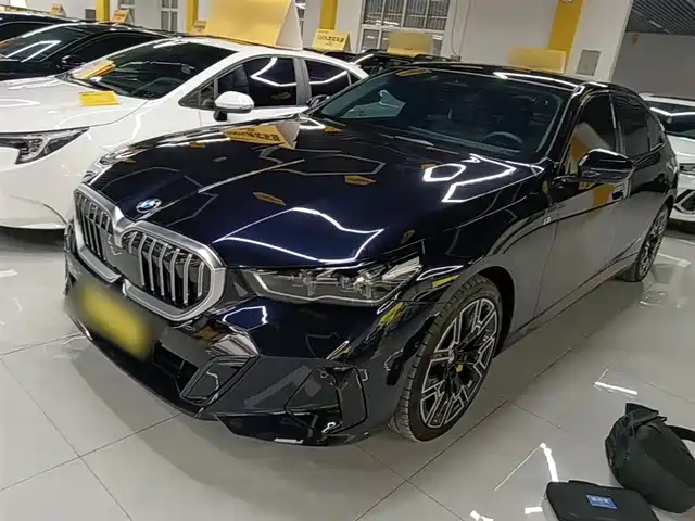 Bmw Bmw 5 Series Bmw 5 Series 2024 530li Leading M Sports Package — фото