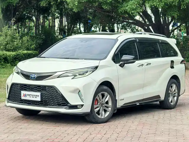Toyota Sienna Sienna 2021 2.5l Hybrid Extreme Edition — фото