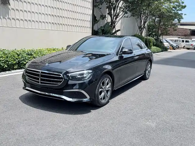Mercedes-Benz Mercedes-Benz E-Class Mercedes-Benz E-Class 2022 Model 2 E 300 L Luxury Model — фото