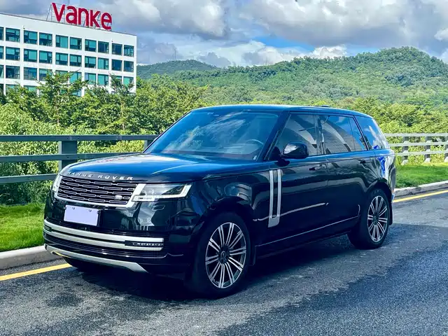 Land Rover Range Rover Range Rover 2023 3.0 L6 400ps Genesis Extended Edition — фото