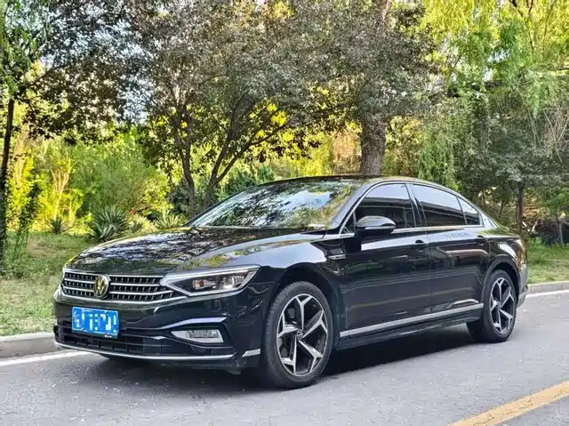 Volkswagen Magotan Magotan 2023 2 Million Commemorative Edition 330tsi Dsg Luxury Model — фото