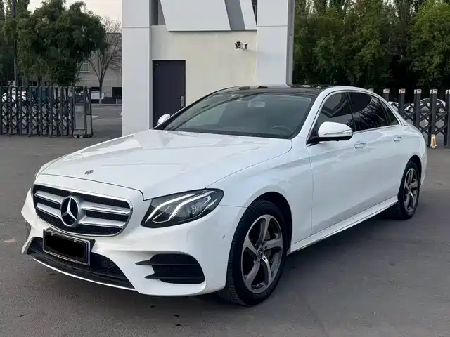 Mercedes-Benz Mercedes-Benz E-Class Mercedes-Benz E-Class 2019 Facelift E 300 L Sporty And Stylish — фото