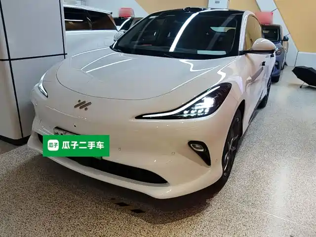 Zhiji Automobile Zhiji Ls6 Zhiji Ls6 2025 Smart Lizard Driving Edition — фото