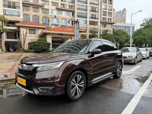 Honda Crown Road Guandao 2017 370turbo 2wd Deluxe Edition — фото