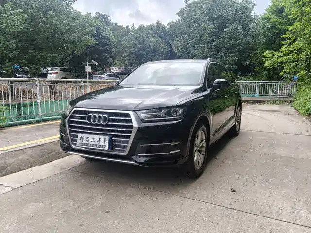 Audi Audi Q7 Audi Q7 2016 40 Tfsi Comfort — фото