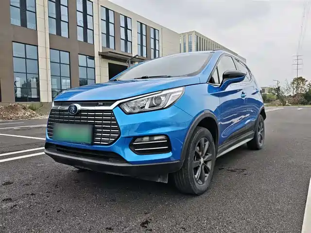 Byd Yuan New Energy Yuan New Energy 2018 Ev360 Smart Connected Cool Model — фото
