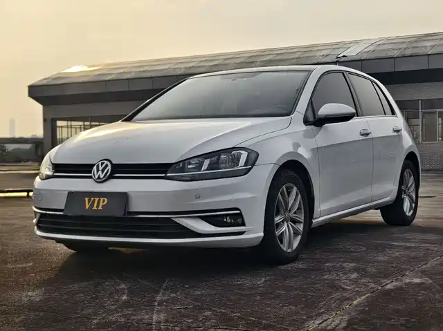 Volkswagen Golf Golf 2018 230tsi Automatic Comfort Type — фото