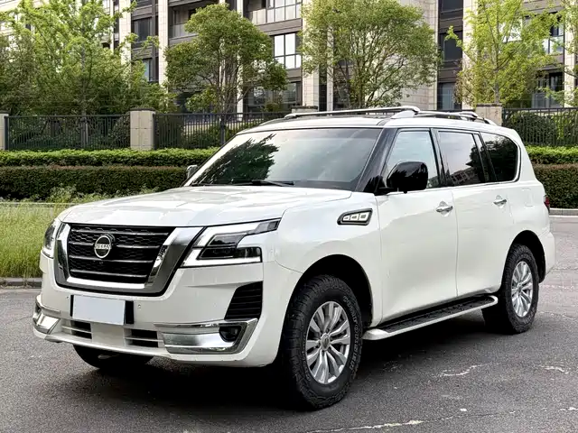 Nissan Patrol Patrol 2018 4.0l Linkedin Model — фото