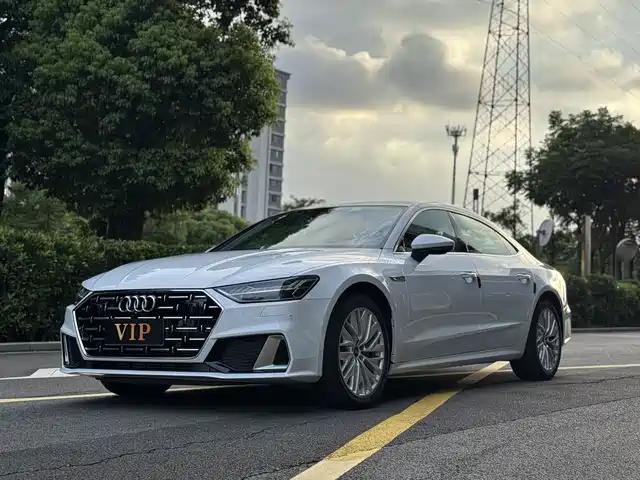 Audi Audi A7l Audi A7l 2022 45 Tfsi S-Line Dream Building New Edition — фото