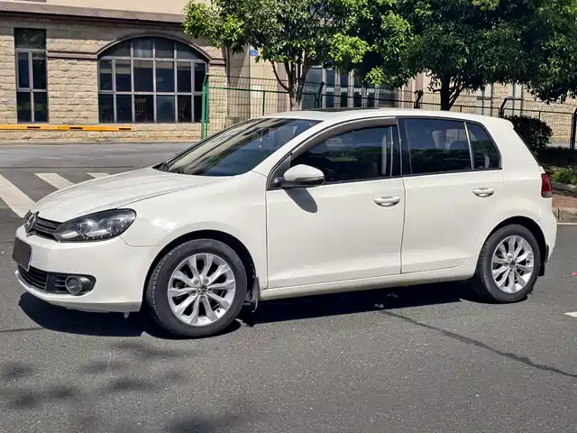Volkswagen Golf Golf 2012 1.6 Automatic Comfort Type — фото