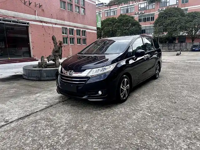 Honda Odyssey Odyssey 2017 2.4l Deluxe Edition — фото