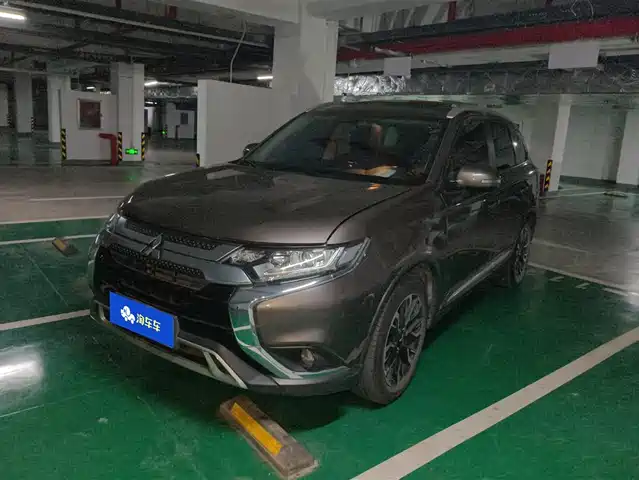 Mitsubishi Outlander Outlander 2020 2.0l 2wd Enjoy Edition 7 Seats — фото