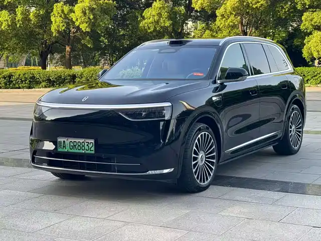 Aito Asks The World Wenjie M8 Wenjie M8 2025 Extended Range Ultra Version 53.4kwh 6-Seater Version — фото
