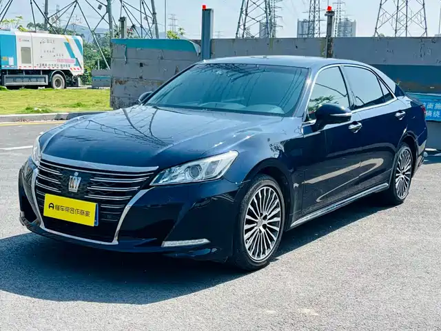 Toyota Crown Crown 2018 2.0t Sports Edition — фото