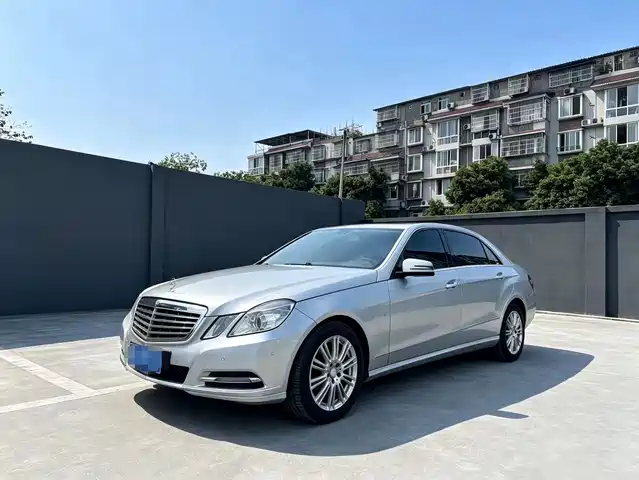 Mercedes-Benz Mercedes-Benz E-Class Mercedes-Benz E-Class 2012 E 200 L Cgi Elegant