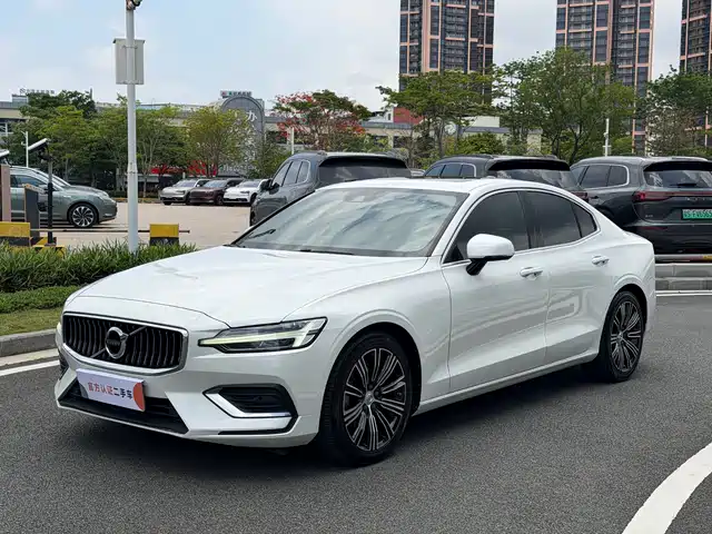 Volvo Volvo S60 Volvo S60 2021 T4 Zhiyuan Luxury Edition — фото