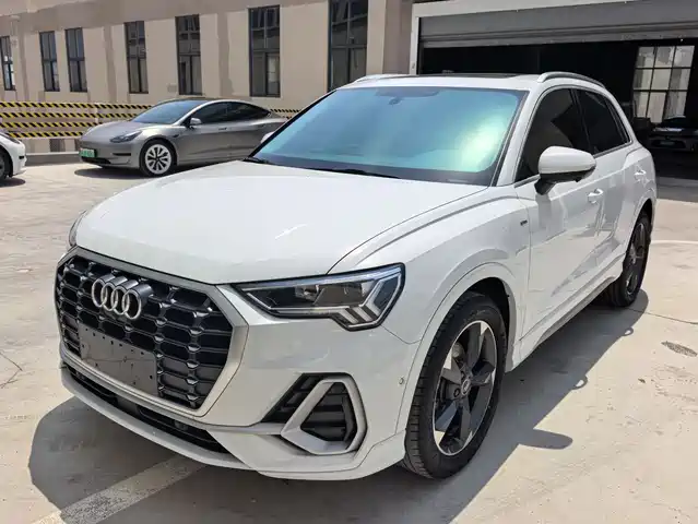 Audi Audi Q3 Audi Q3 2022 35 Tfsi Fashionable And Dynamic — фото