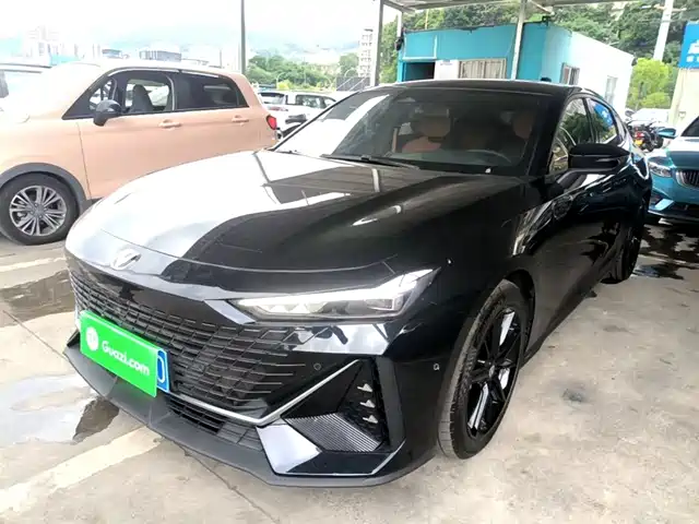 Chang'An Changan Uni-V Changan Uni-V 2022 1.5t Smart Pilot Model