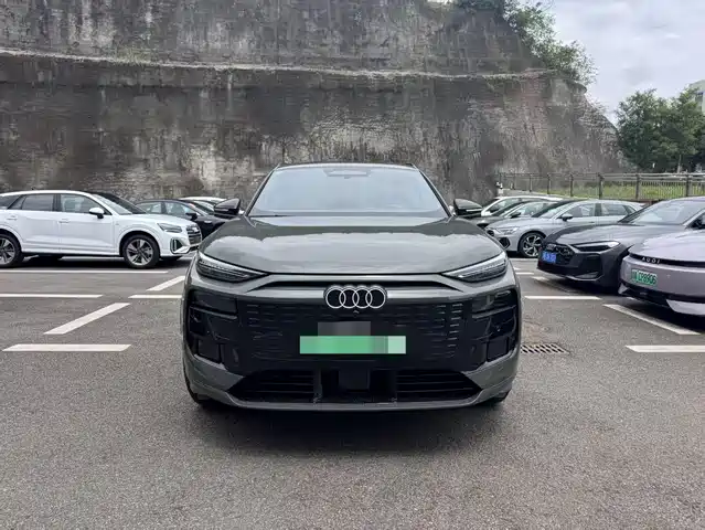 Audi Audi Q6L e-tron Audi Q6l E-Tron 2026 First Pilot Version — фото