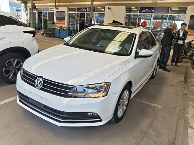 Volkswagen Sagitar Sagitar 2015 1.6l Automatic Comfort Model — фото
