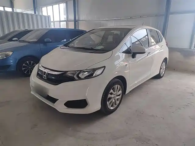 Honda Fit Fit 2018 1.5l Cvt Comfort Sunroof Edition — фото