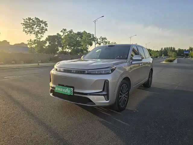 Geely Galaxy Galaxy M9 Galaxy M9 2025 230km two-wheel drive exploration version — фото