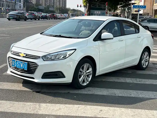Chevrolet Cruze Cruze 2015 1.5l Automatic Fashion Navigation Edition — фото